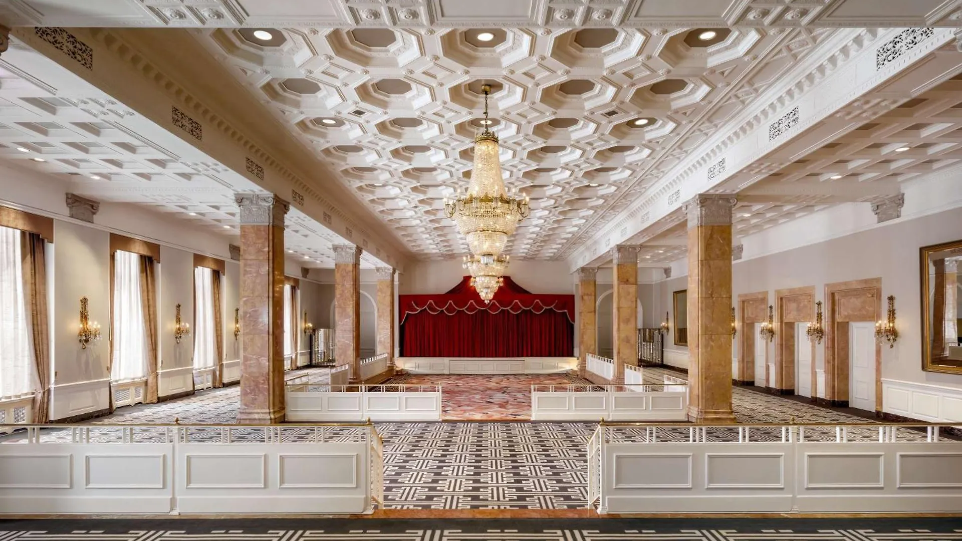 *****  Fairmont Royal York Hotel Toronto Canada