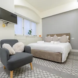 https://apt-milano-centro-storico-studio-10min-walk-duomo.it-lombardy.com